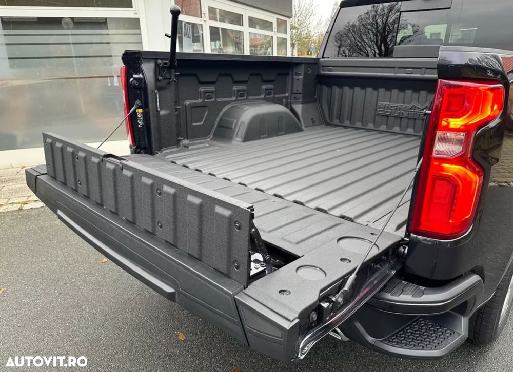 Chevrolet Silverado - 12