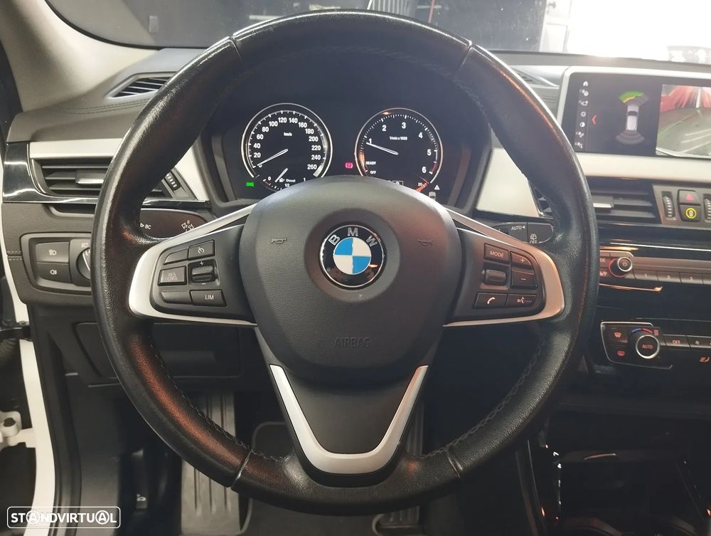 BMW X2 18 d sDrive Auto — fotografia 22