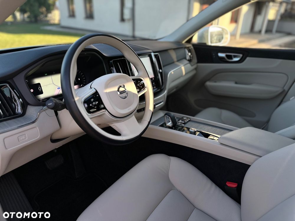 Volvo XC 60 B5 B AWD Plus Bright - 7