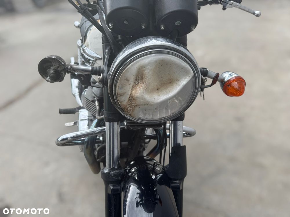 Triumph Bonneville - 9