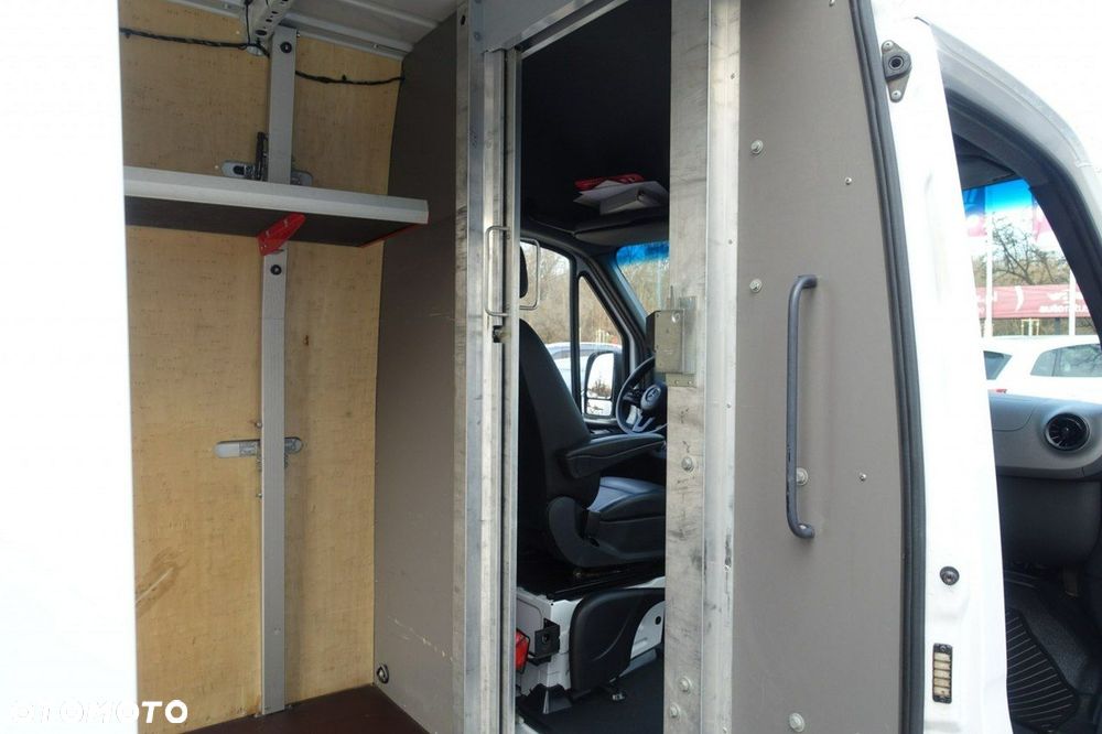Mercedes-Benz Sprinter - 27