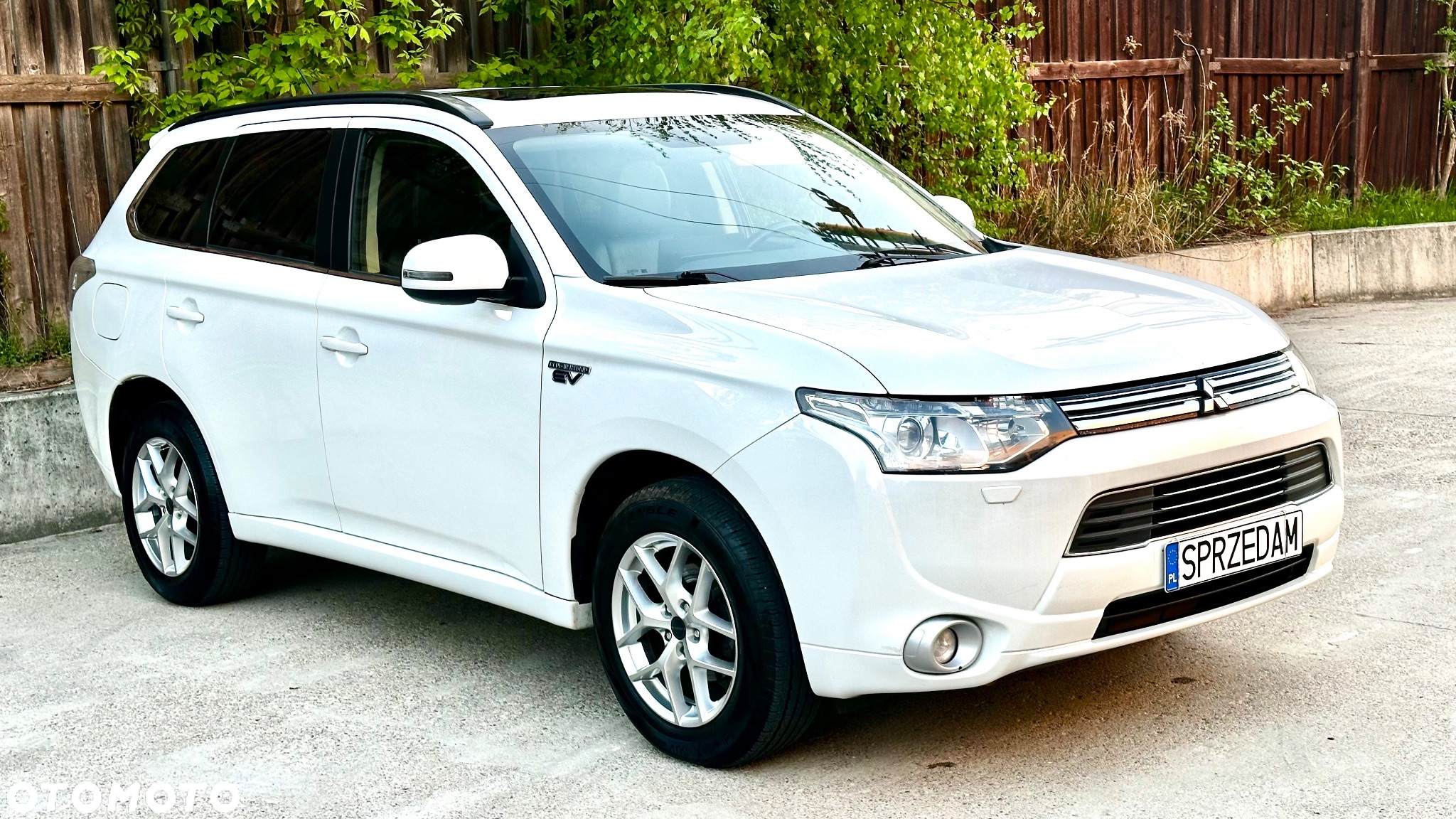 Mitsubishi Outlander 2.0 4WD Plug-In Hybrid Top - 7
