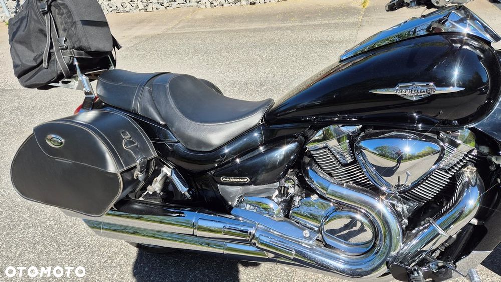 Suzuki Intruder - 8