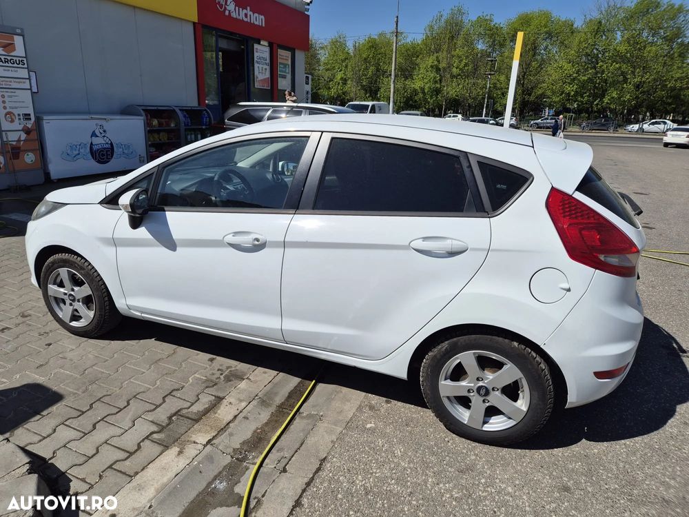 Ford Fiesta - 2