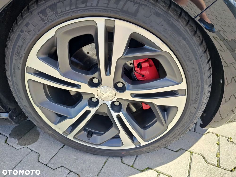 Peugeot 208 - 24