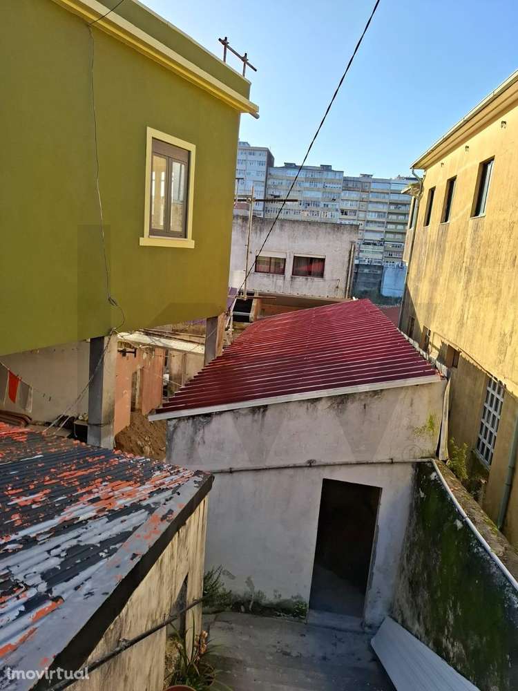 Prédio ao metro de ST Ovidio - Grande imagem: 5/22