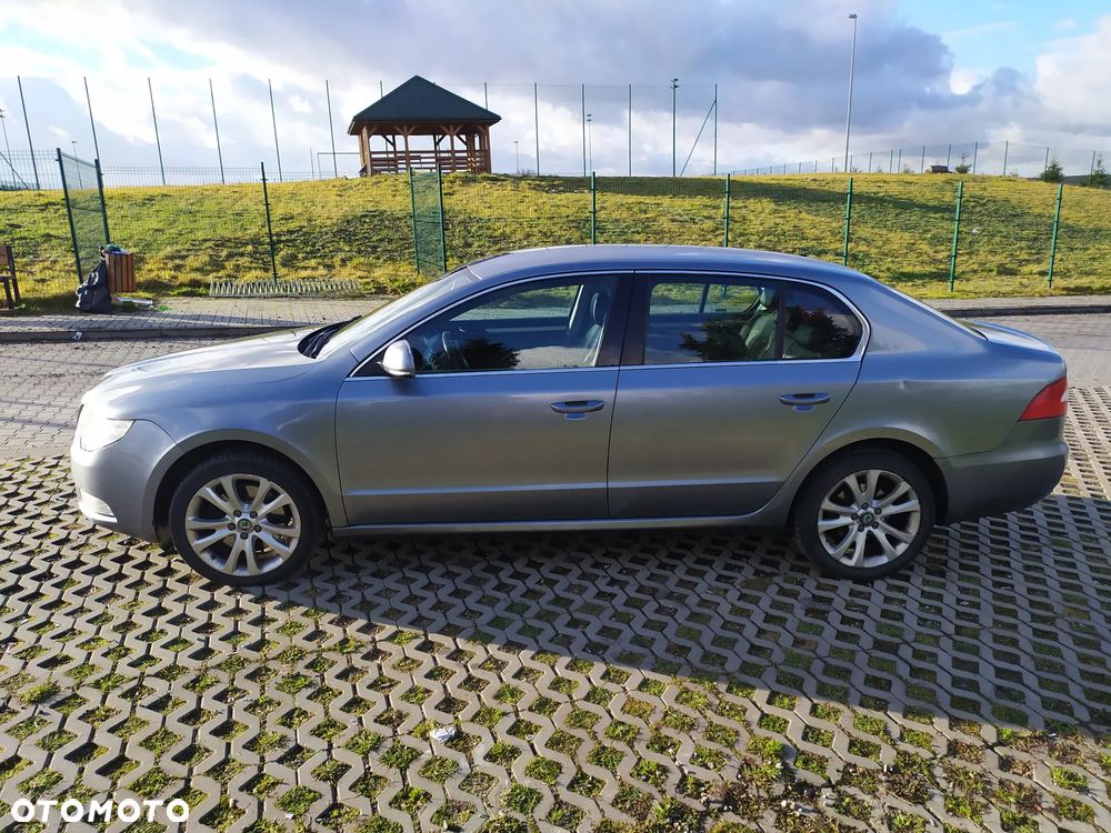Skoda Superb 2.0 TDI Ambition DSG - 6
