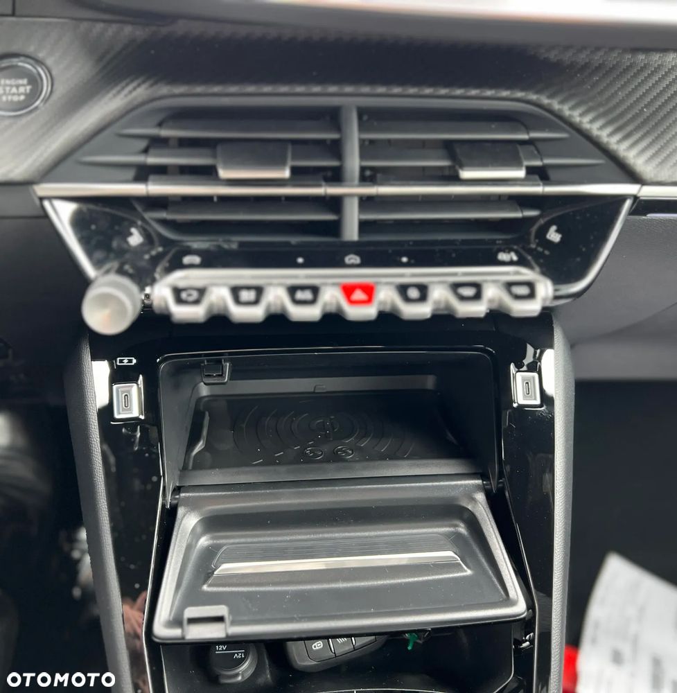 Peugeot 2008 PureTech mHEV GT Exclusive e-DCS6 - 19