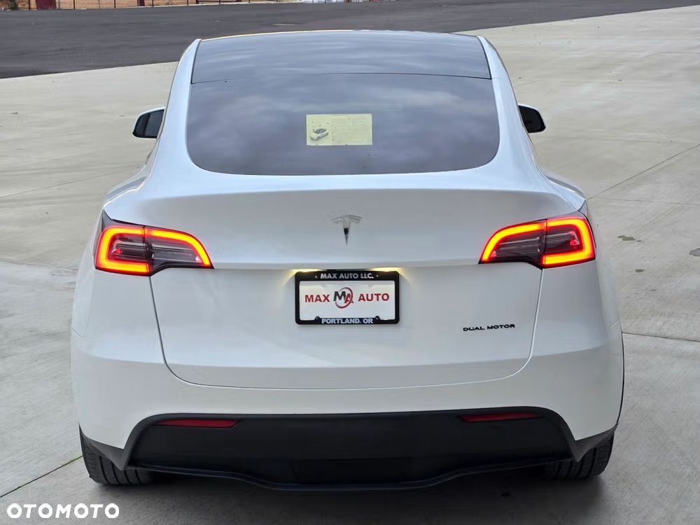 Tesla Y Long Range Dual Motor AWD - 6