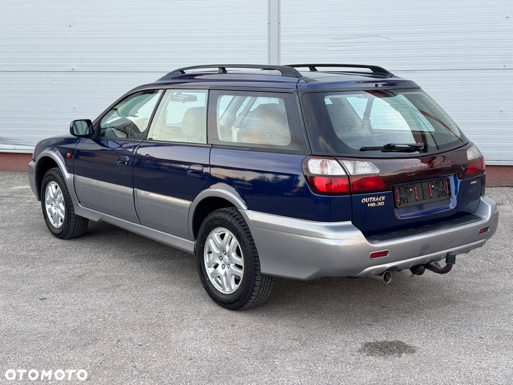 Subaru Outback 3.0 H6 - 4