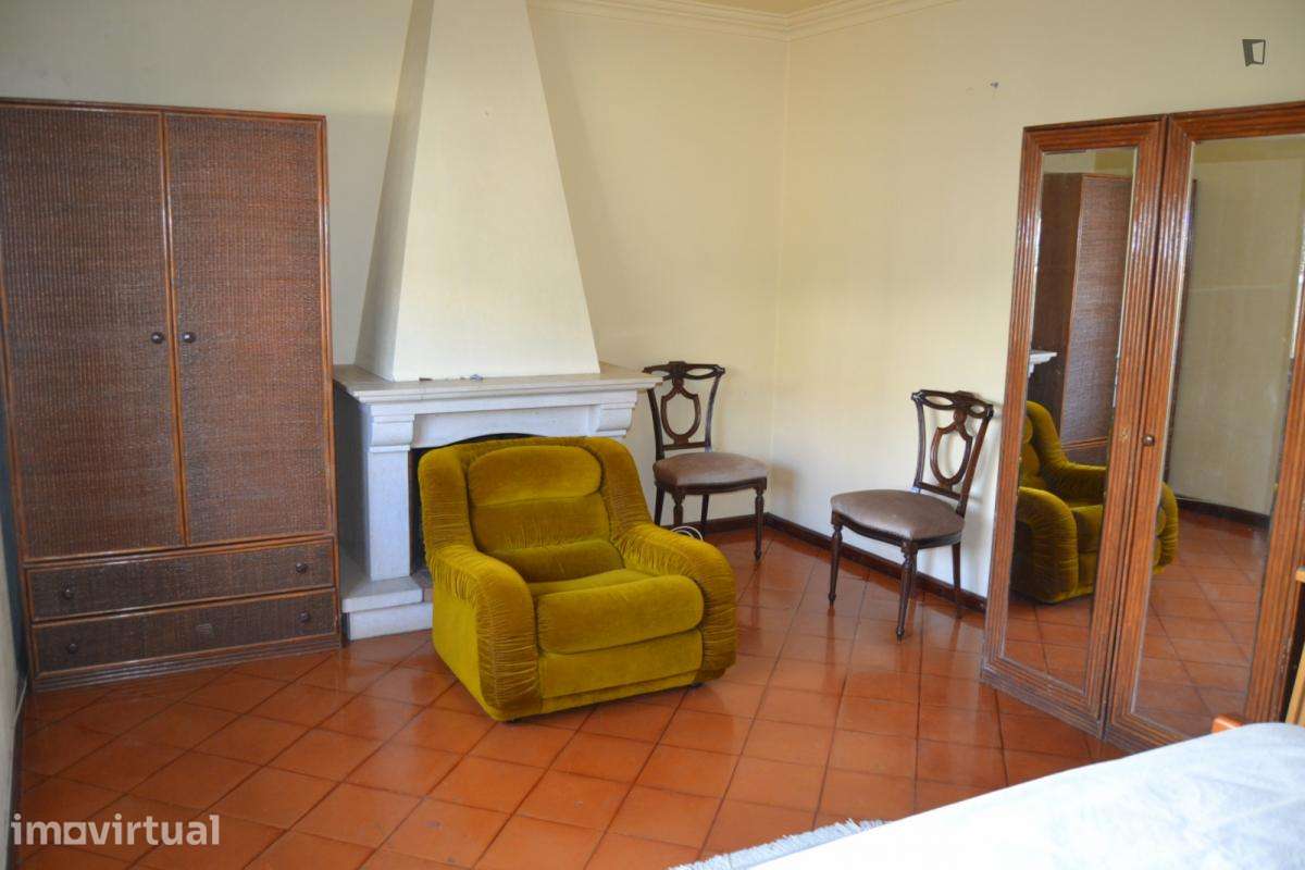 Quarto - localizado em Lisbon - Grande imagem: 5/15