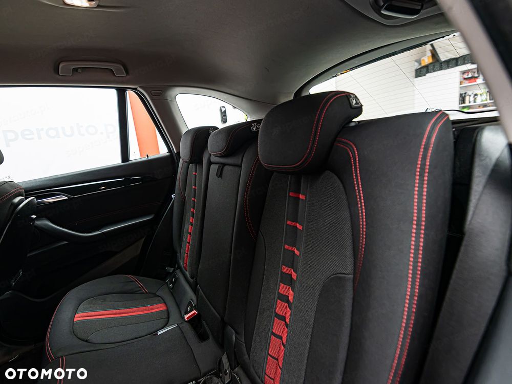 BMW X1 sDrive18d - 26