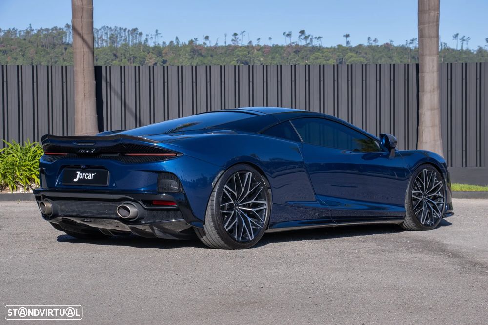 McLaren GT - 16