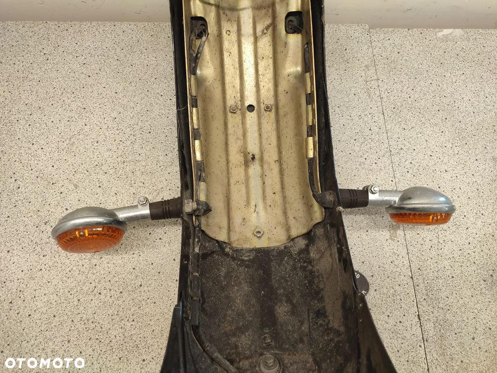 Błotnik tył, tylny, lampa tył, nadkole, kierunkowskazy Yamaha XV125 XV 125 Virago 125 - 16