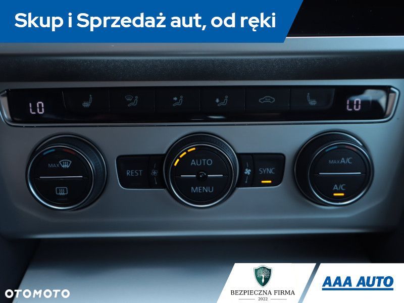 Volkswagen Passat - 15