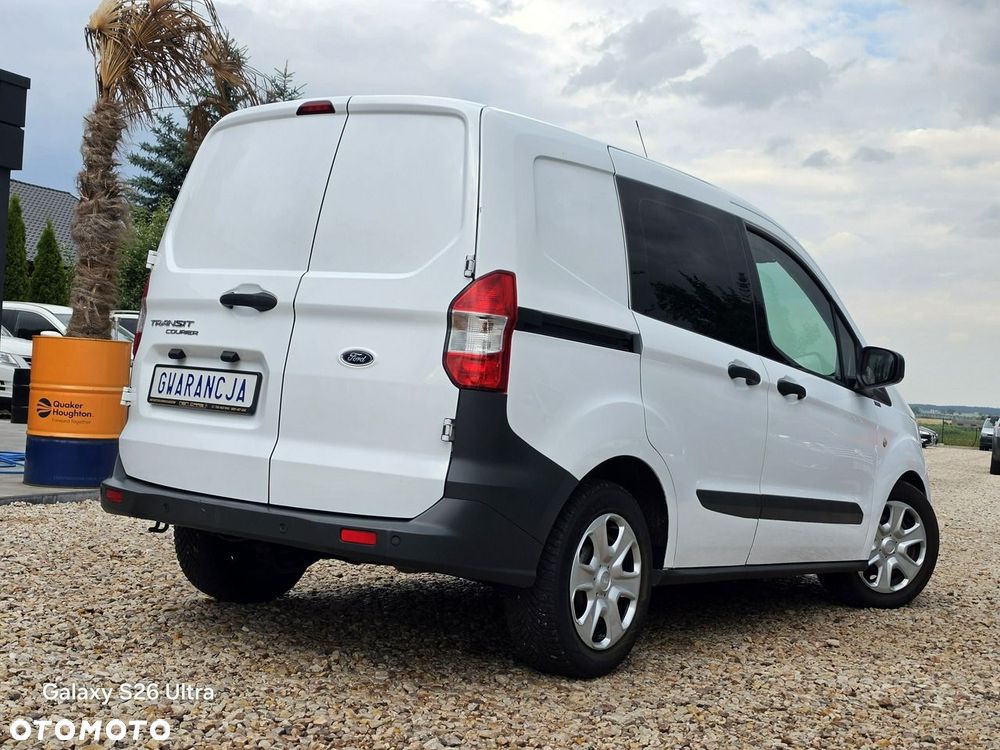 Ford Transit Courier - 14