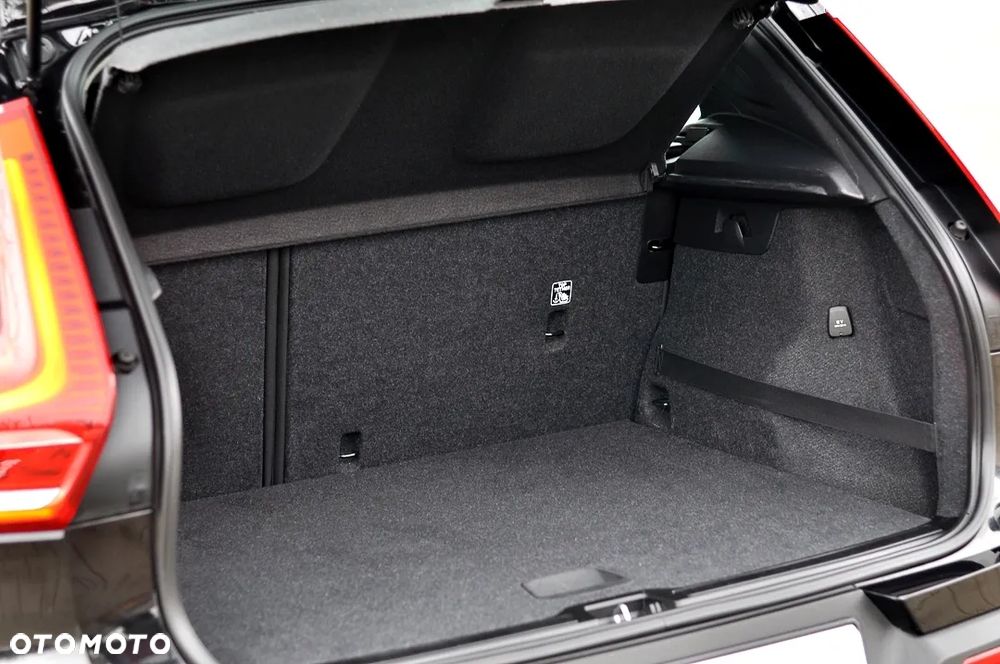 Volvo XC 40 T2 Momentum Pro - 13