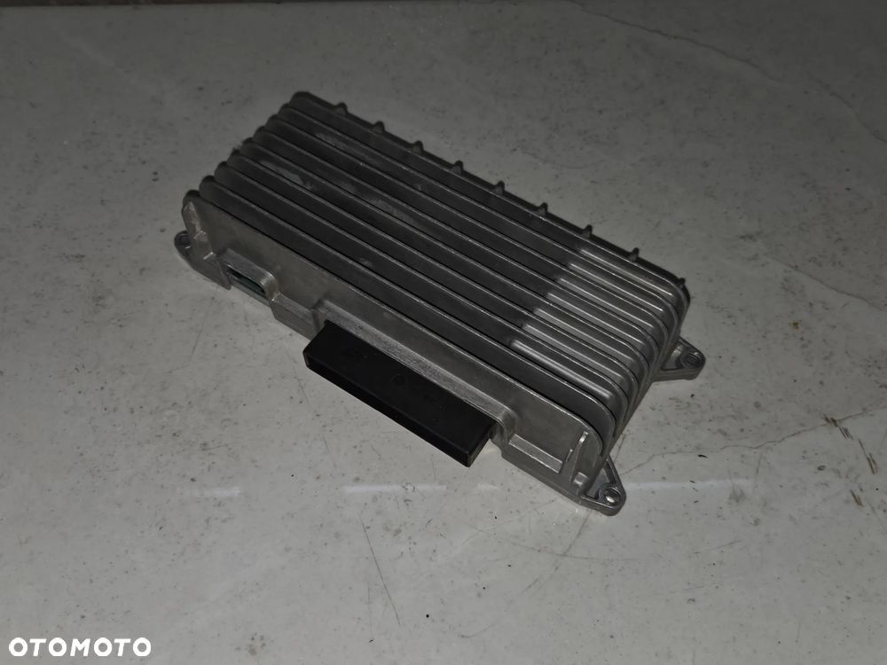 AUDI A4 B8 A5 WZMACNIACZ DŹWIEKU AUDIO 8T0035223AE - 1