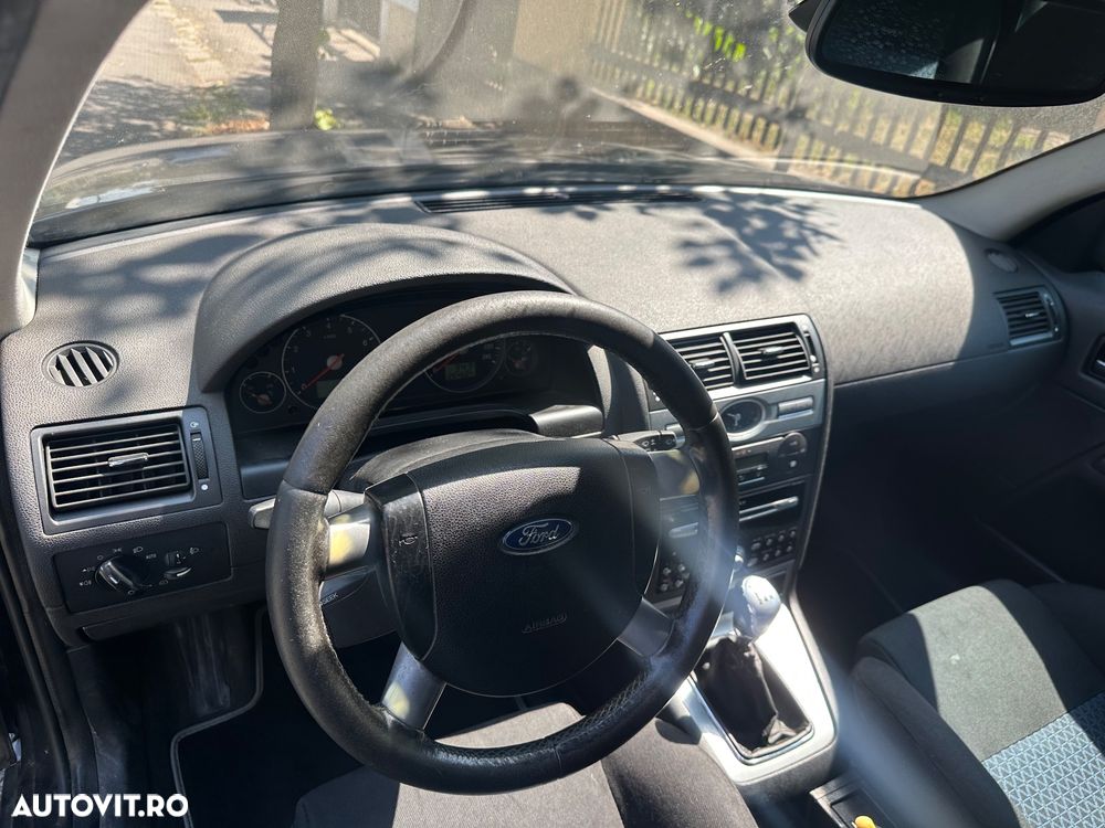 Ford Mondeo 2.0 Ambiente - 6