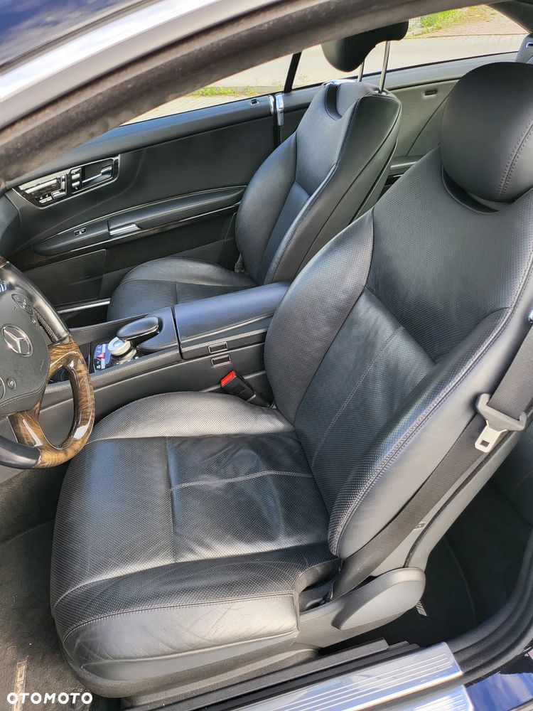 Mercedes-Benz CL 500 4-Matic BlueEff - 8