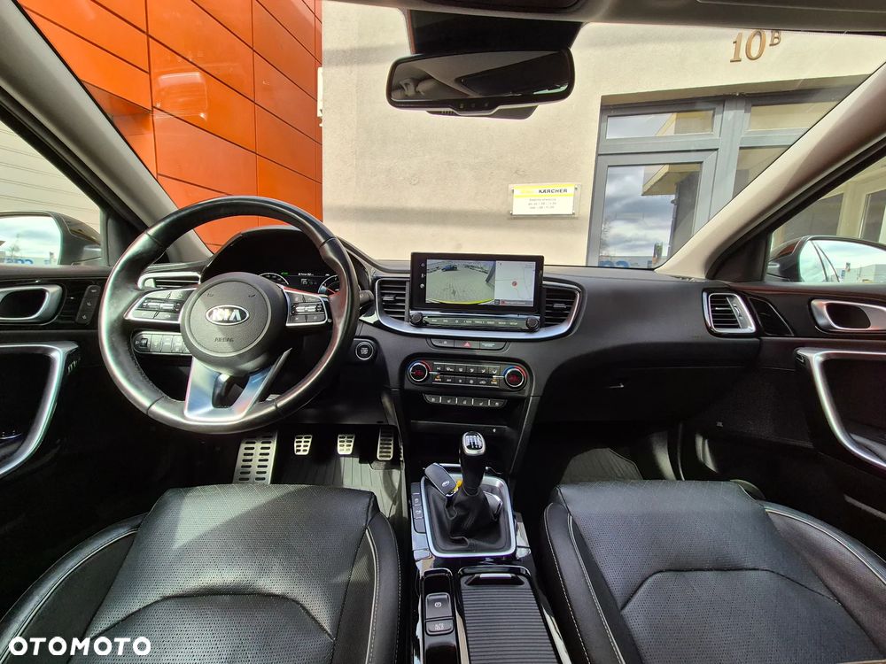 Kia XCeed - 26