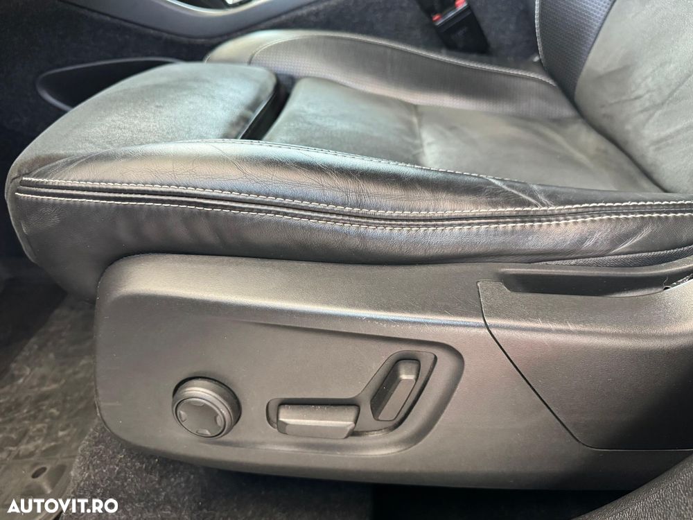 Volvo XC 40 D4 AWD R-Design - 15