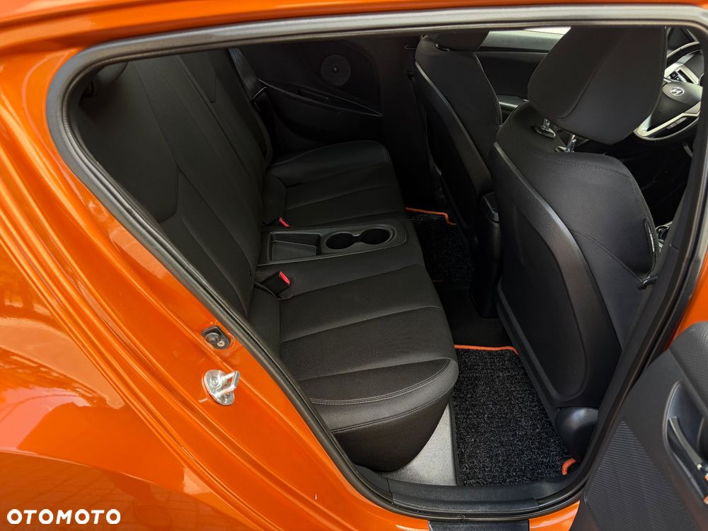 Hyundai Veloster 1.6 Style - 23