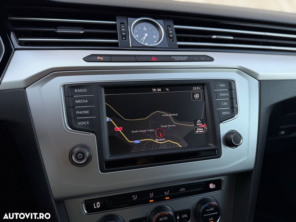 Volkswagen Passat 1.6 TDI Comfortline - 14
