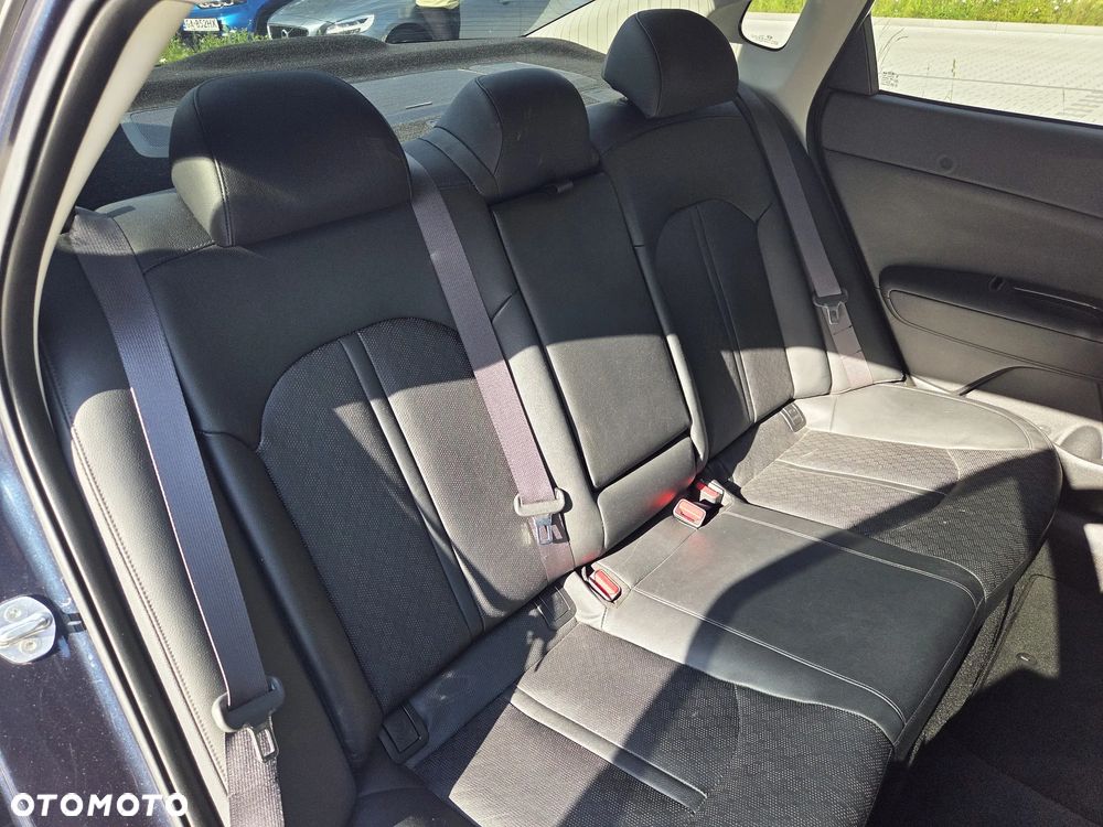 Kia Optima - 26
