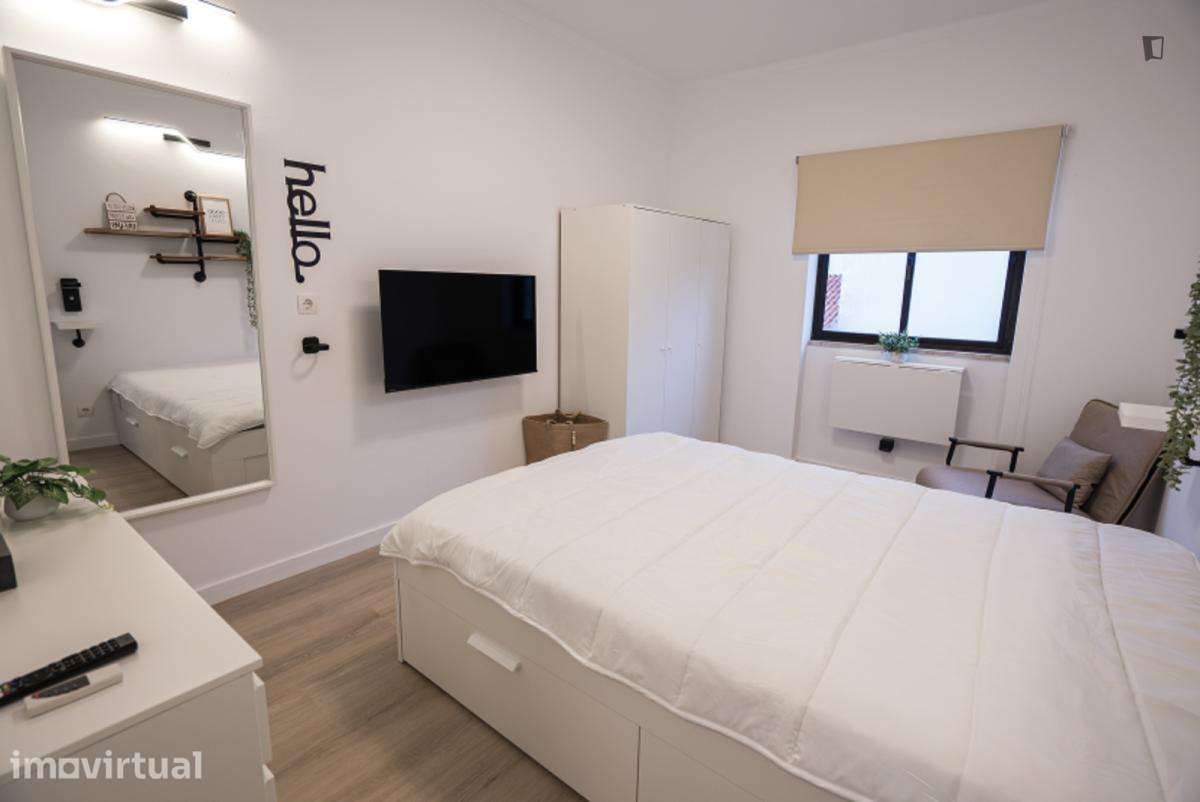Quarto - localizado em Barreiro Lisbon - Grande imagem: 2/8