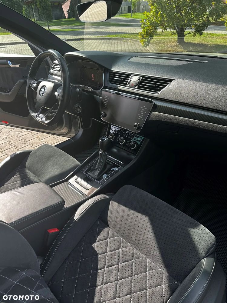 Skoda Superb 2.0 TDI SCR Sportline DSG - 17