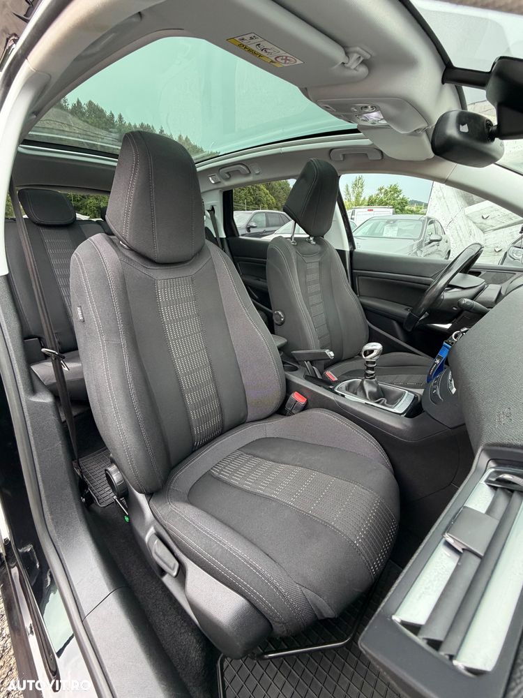 Peugeot 308 1.6HDi Premium - 23