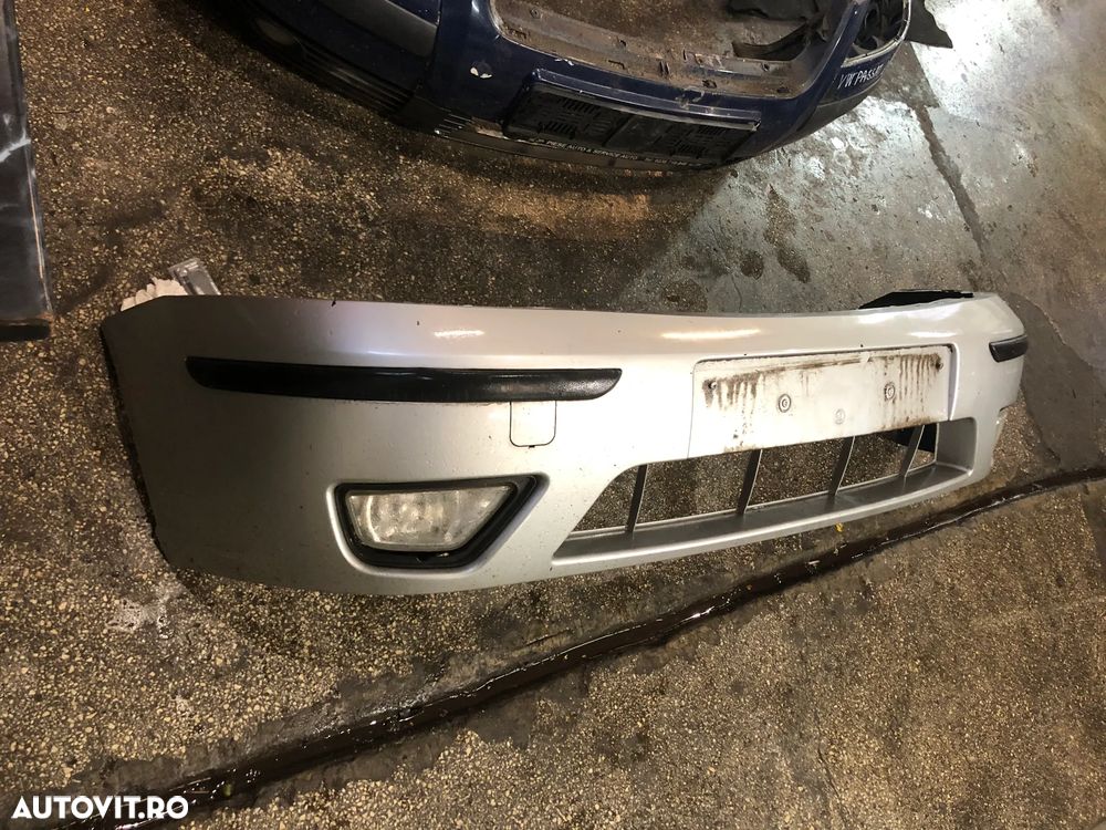 Bara fata Ford Focus 2002 gri argintiu cu proiectoare - 3