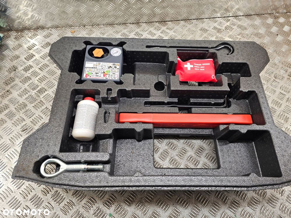 sx4 s-cross lift 2021 wkład bagażnika styropian 75491-74s00 - 1