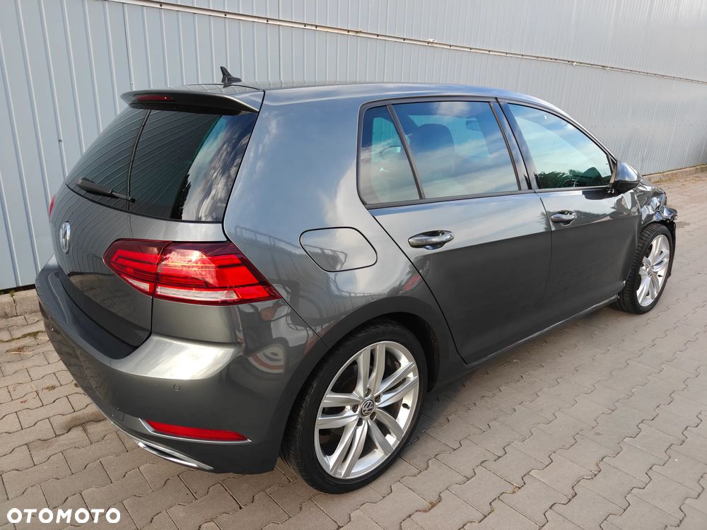 Volkswagen Golf - 22