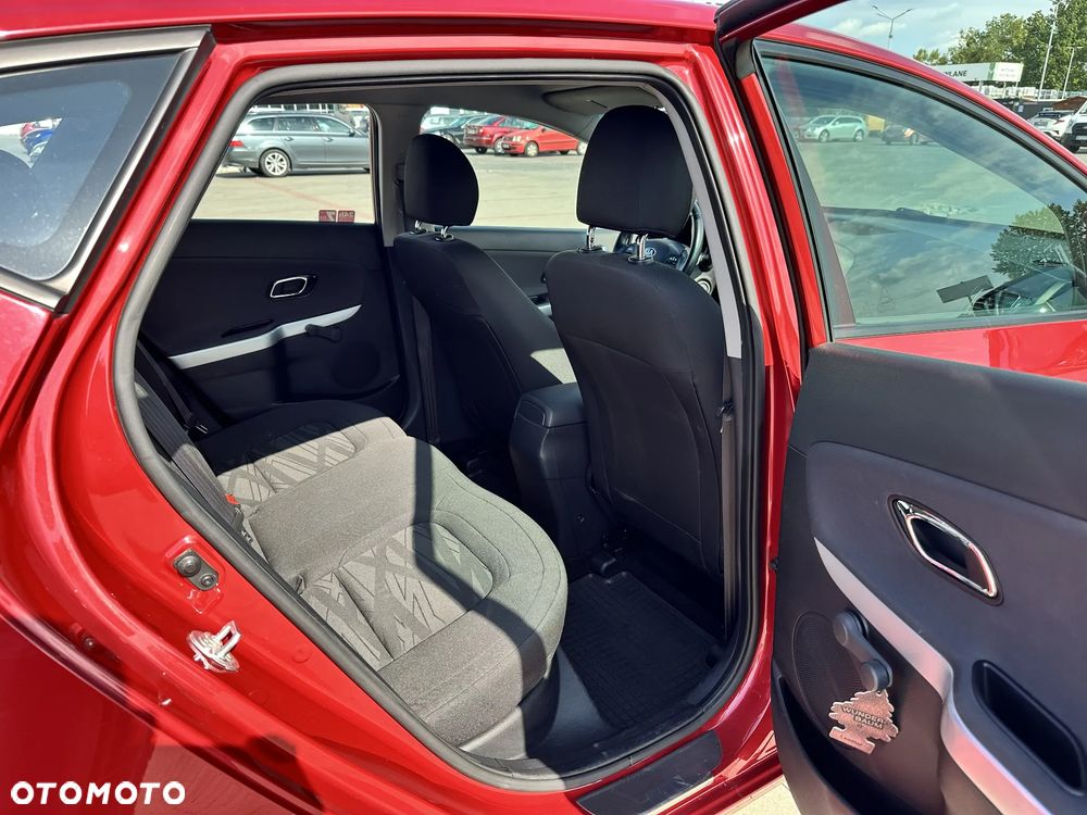 Kia Ceed 1.4 L - 13