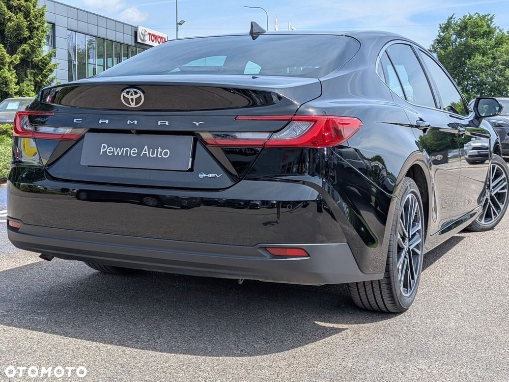 Toyota Camry - 23
