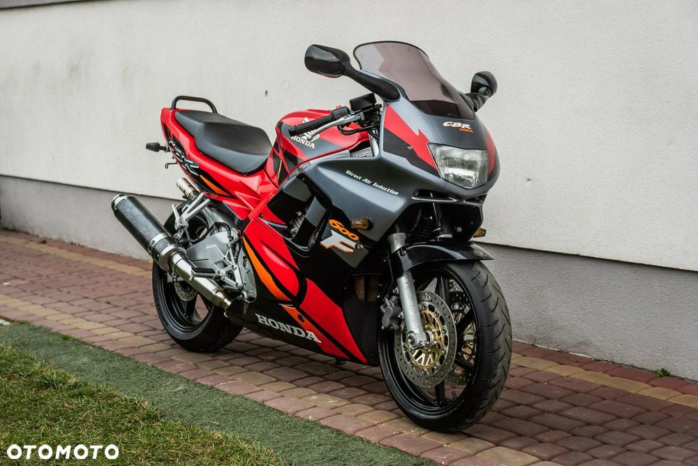 Honda CBR - 1