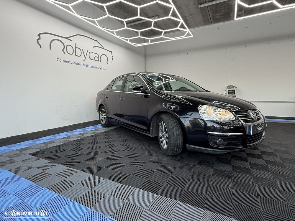 VW Jetta 1.9 TDi Confortline - 3