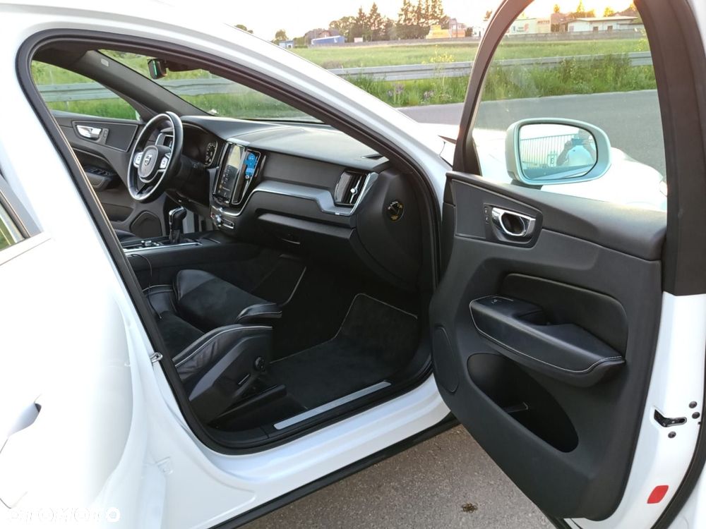 Volvo XC 60 D3 R-Design - 17