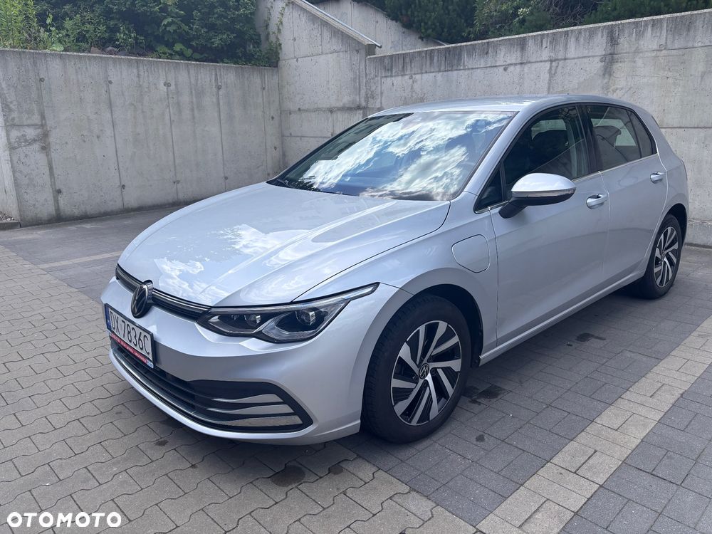 Volkswagen Golf - 2