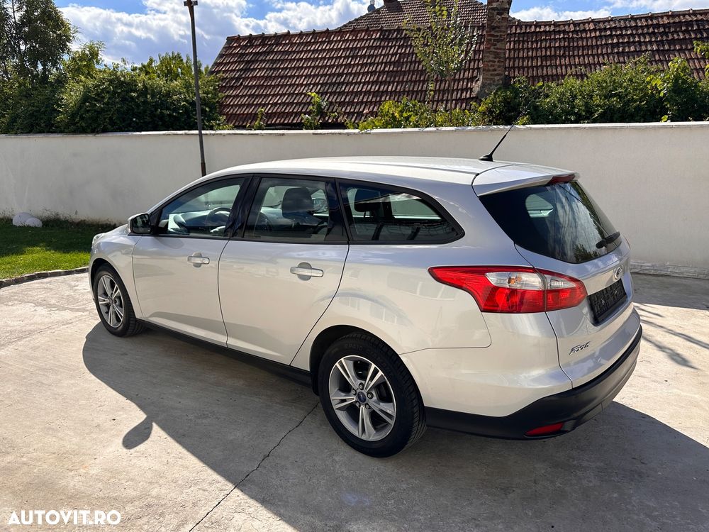 Ford Focus 1.6 TDCI DPF Champions Edition - 3