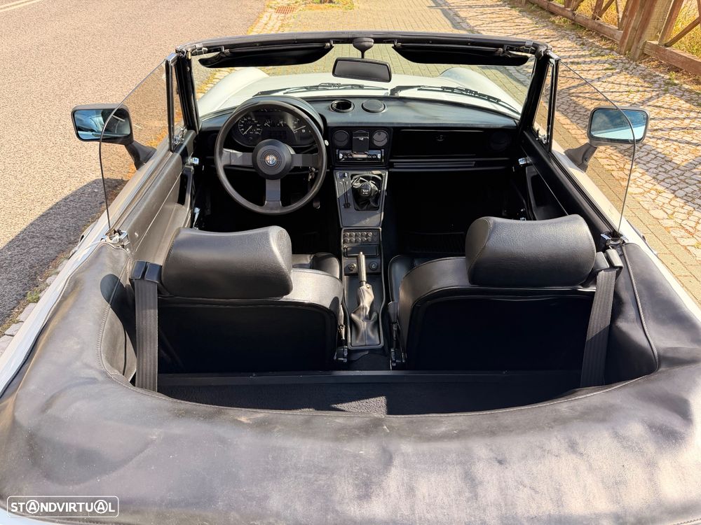 Alfa Romeo Spider 1.6 - 23