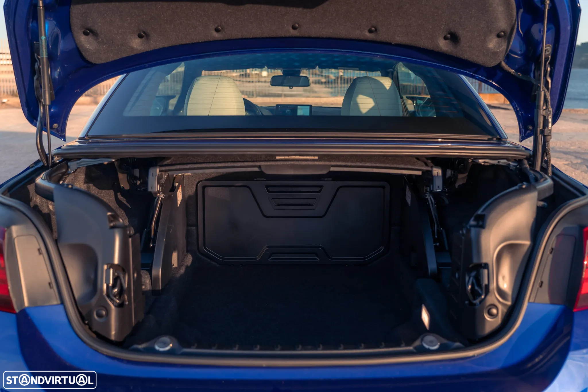 BMW M4 Cabrio DKG Competition - 37