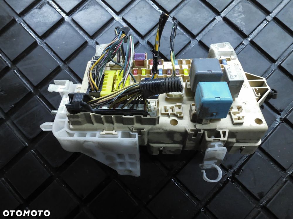 MODUŁ BSI TOYOTA COROLLA VERSO 89221-0F010 + WTYCZKI INSTALACJA 1.8 V-VTI - 1