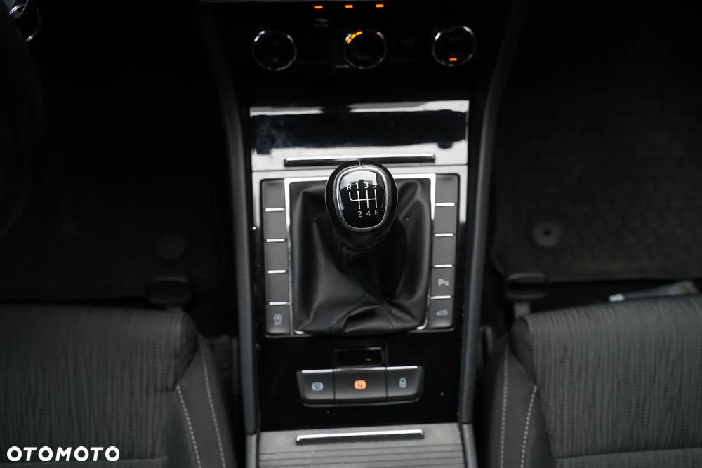 Skoda Superb 2.0 TDI Ambition - 31