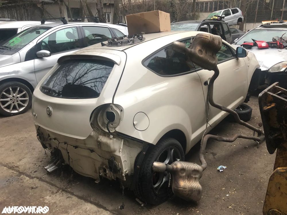 Usa stanga/Usa dreapta fata Alfa Romeo alb 2011 - 3