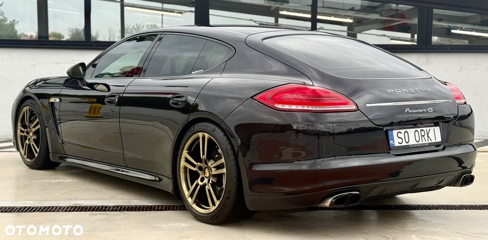 Porsche Panamera 4S - 16