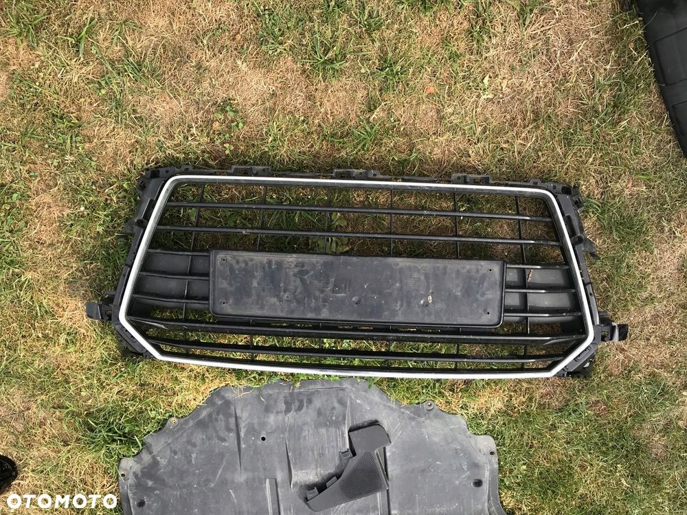 AUDI TT ZDERZAK PRZEDNI S-LINE 8S0 8S 15- GRILL - 7