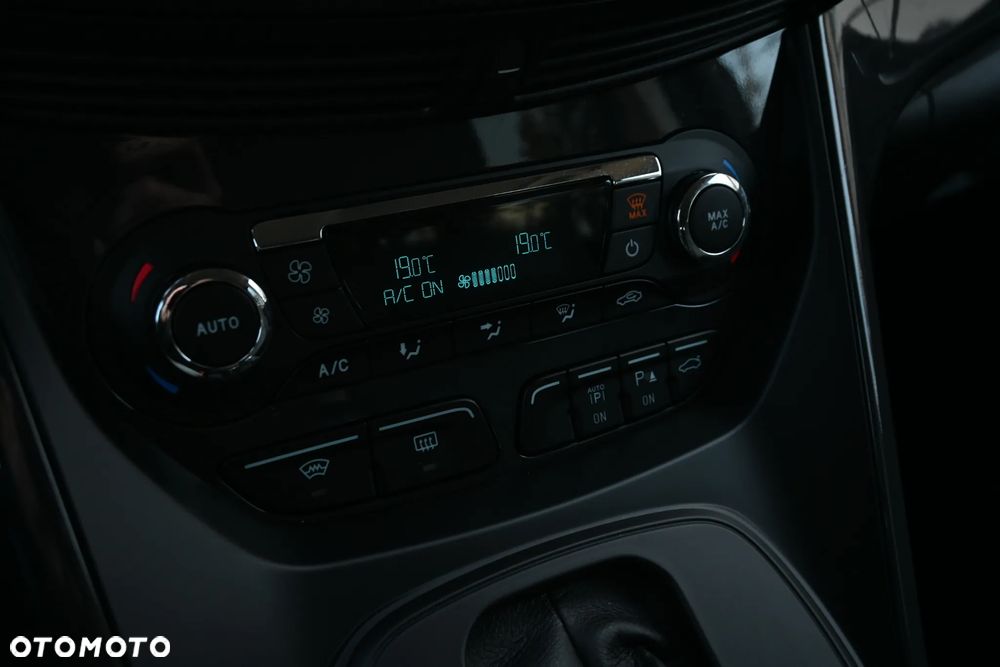 Ford Kuga 2.0 TDCi 4x4 Titanium - 36